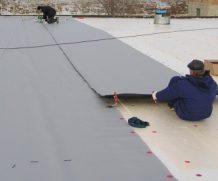 Для чего и из каких материалов делается гидроизоляция крыши под профнастил